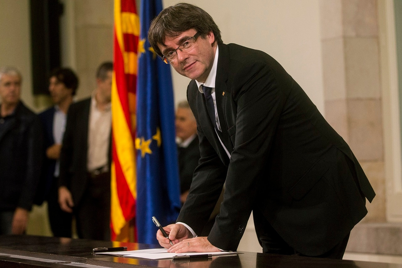 Carles Puigdemont, out of ink to sign deal